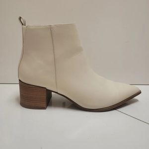 Universal Threads Ankle Boot